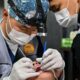 En Mongolie, ces dentistes parcourent des milliers de kilomètres pour sauver des sourires d'enfants