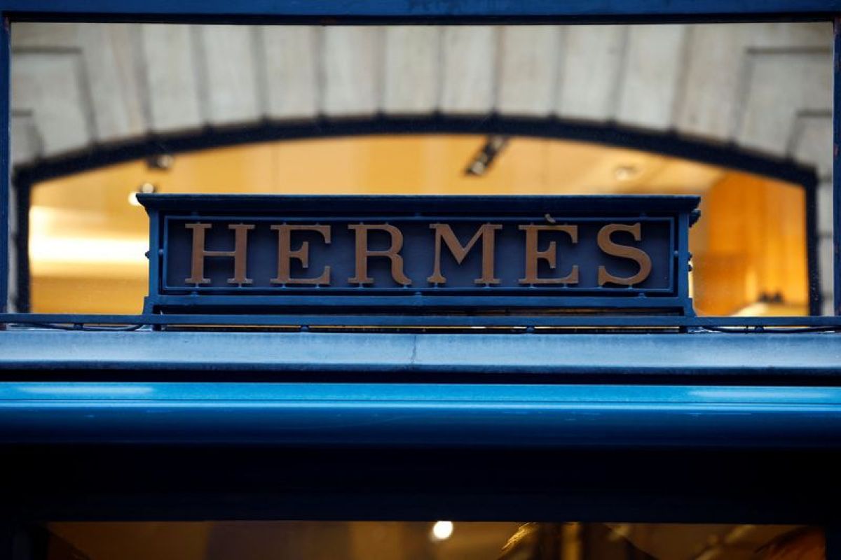 Hermès ralentit au troisième trimestre et voit ses ventes de vêtements reculer