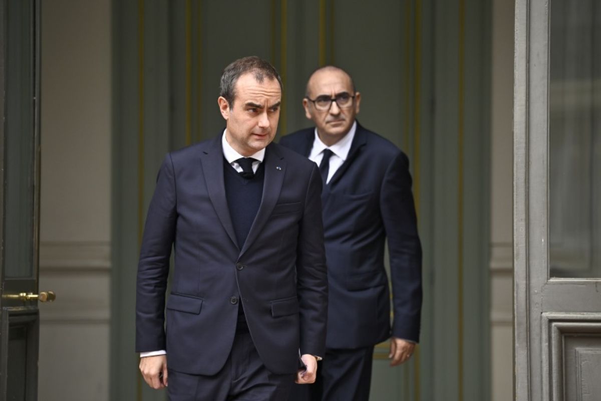Réunions, fermeté et rideaux baissés avant une nouvelle mobilisation