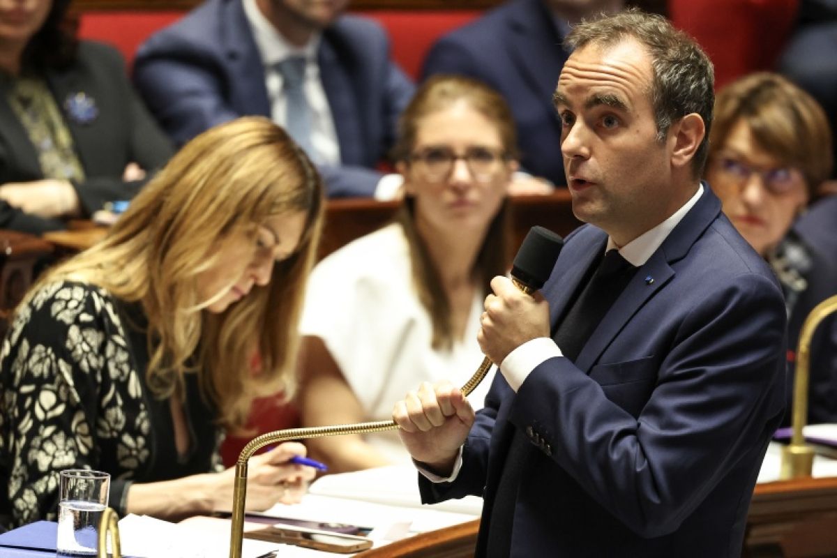 À l'Assemblée, Lecornu tance une gauche qui quitte l'hémicycle