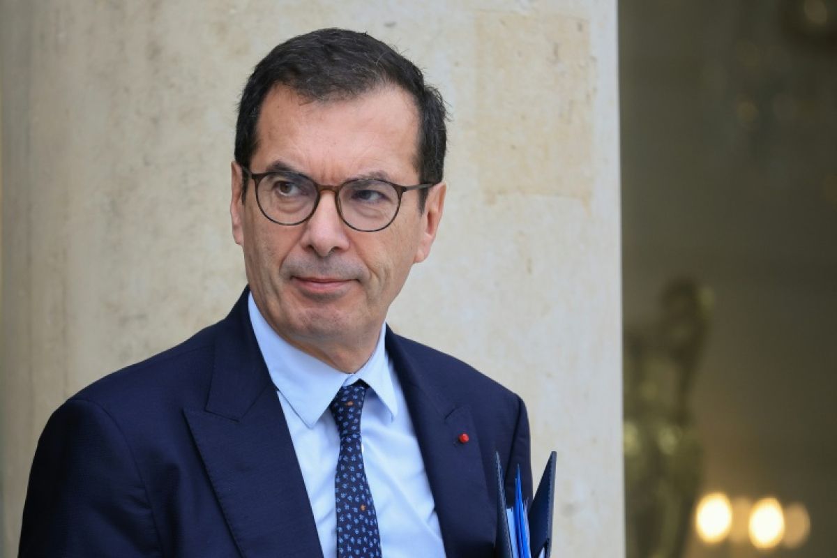 Arrêts maladie, le ministre du Travail veut moins indemniser les courts et mieux couvrir les longs