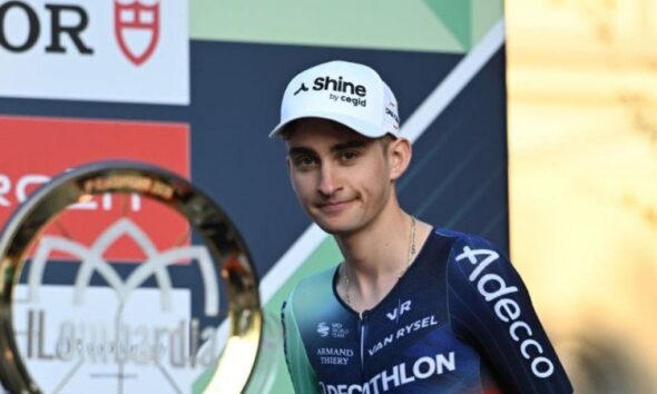 Paul Seixas, 20 ans, s'offre le Tour de Lombardie en solitaire
