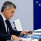 Darmanin serre la vis et occupe le terrain