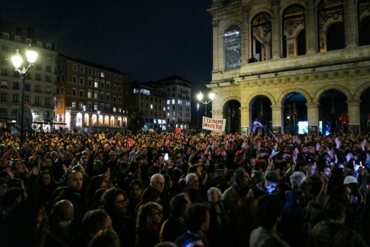 Après l'attaque de Trappes, Lyon et Marseille disent non à la banalisation du racisme