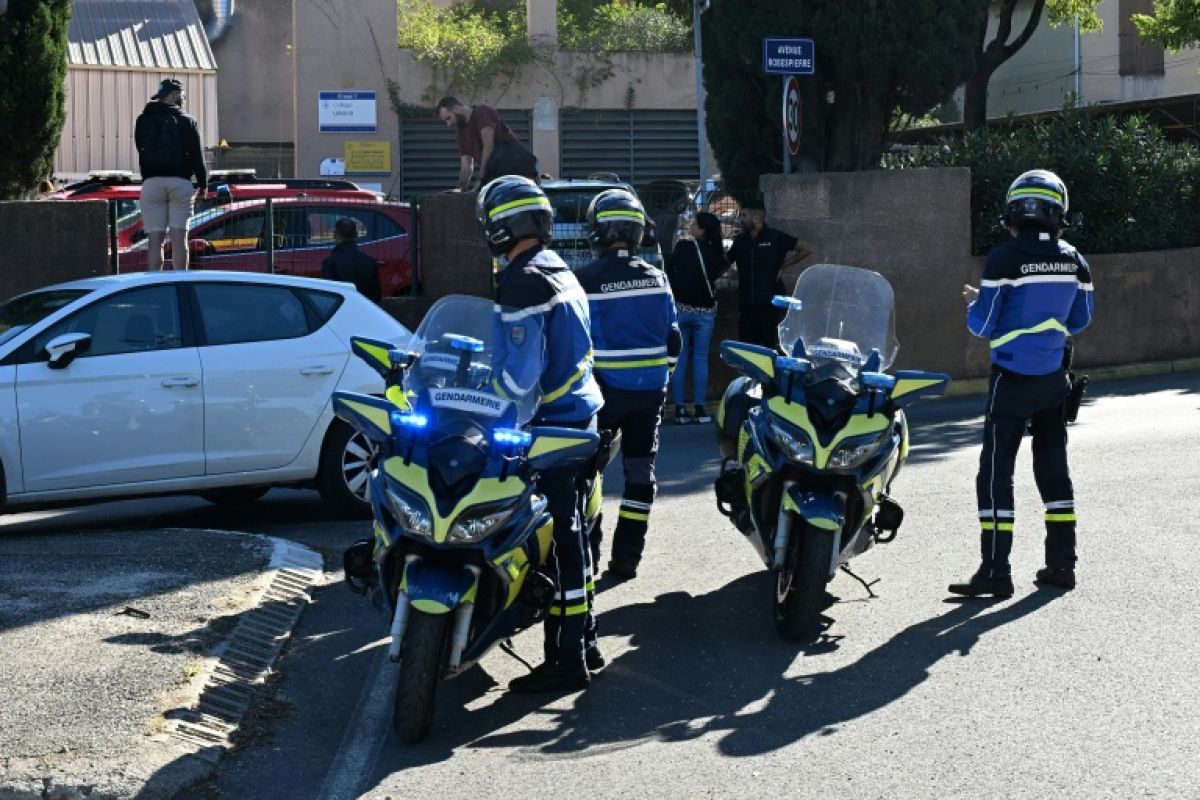 Un principal et une professeure blessés par balle dans un collège d'Aubagne