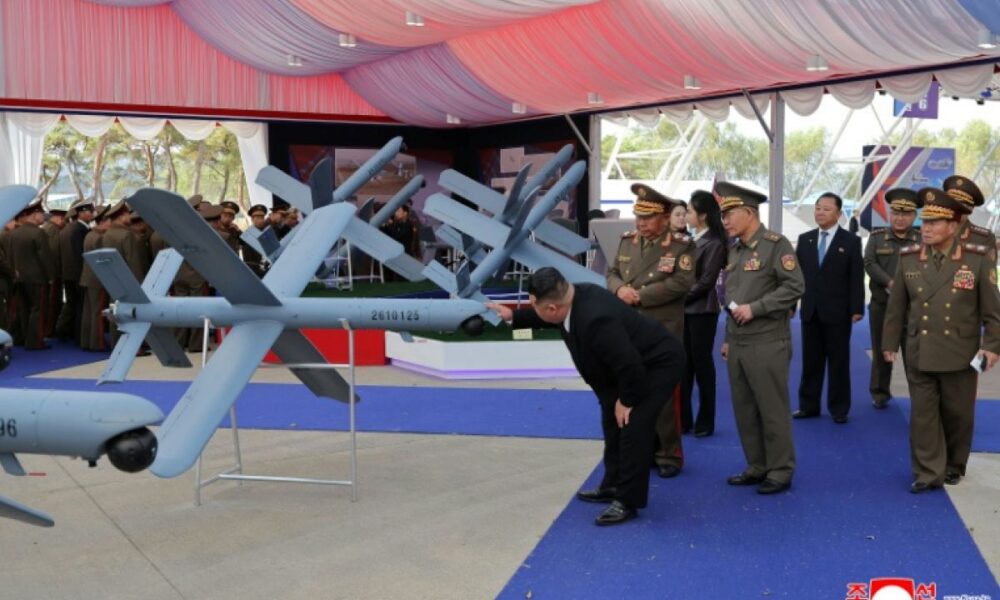Kim Jong Un veut des drones et de l’IA pour viser la supériorité militaire