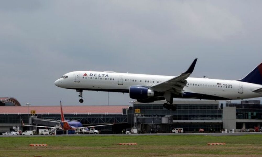Photo: Le Singulier Delta Air Lines Slashes Annual Profit Forecast as Fuel Costs Surge