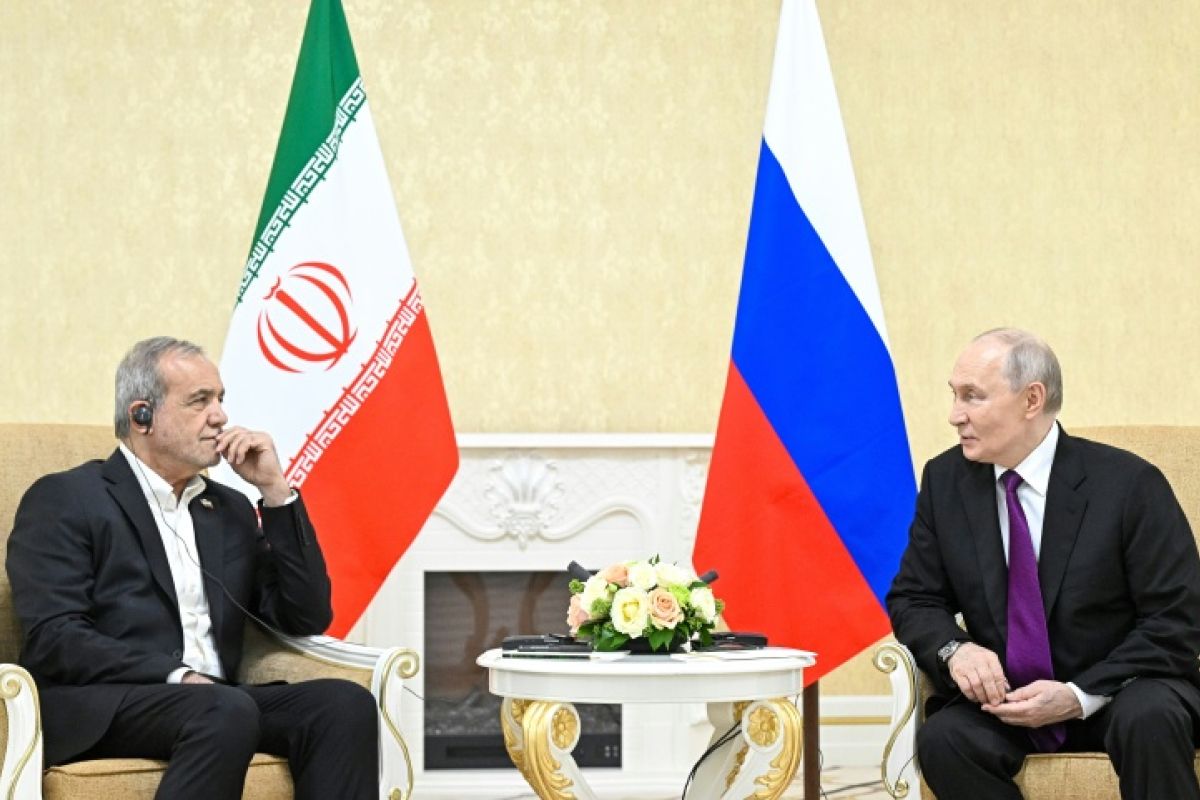 Poutine tend la main à Téhéran pour peser sur le conflit au Moyen-Orient