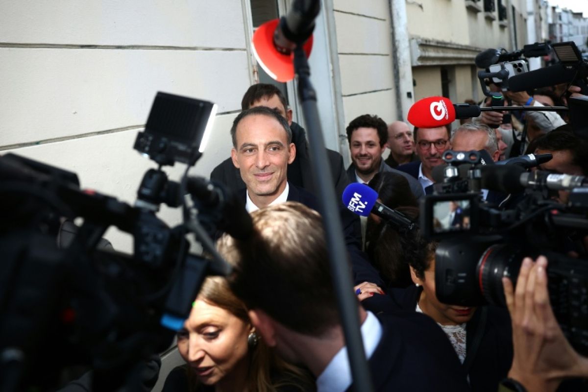 Raphaël Glucksmann écrase la primaire et s'impose comme le visage de la gauche sociale-démocrate