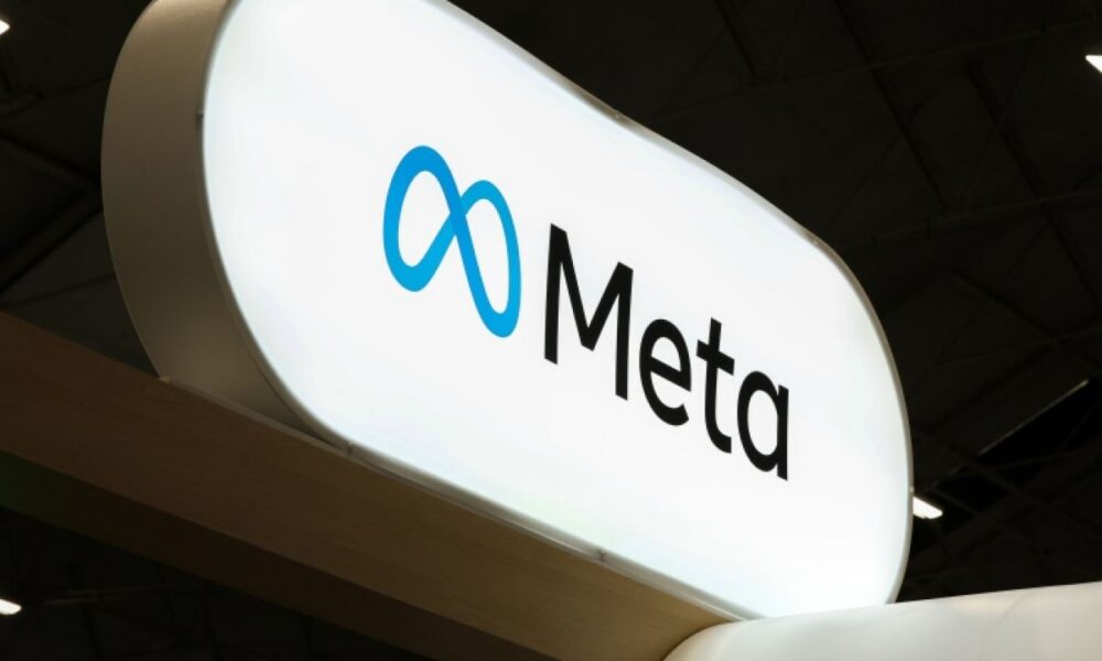 Meta remplit ses caisses pour la bataille de l'IA sans lâcher la barre