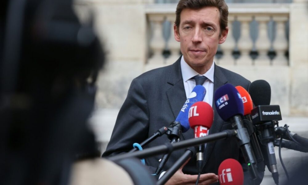 Le ministre de l’Éducation promet protection et écoute aux lycéens