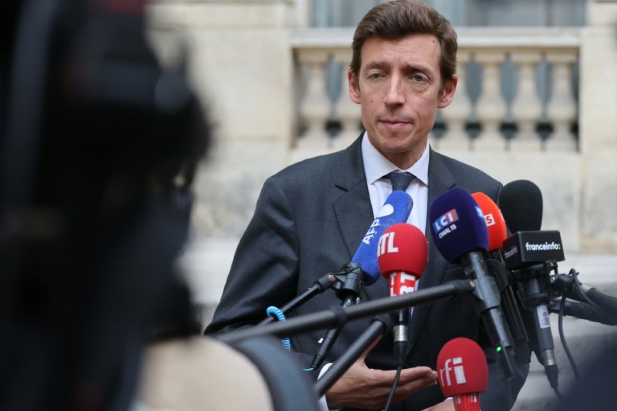 Le ministre de l’Éducation promet protection et écoute aux lycéens