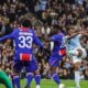 Trois buts en vingt minutes, et le PSG repart de Manchester avec le sourire