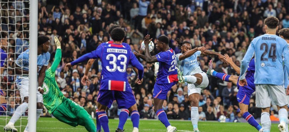 Trois buts en vingt minutes, et le PSG repart de Manchester avec le sourire