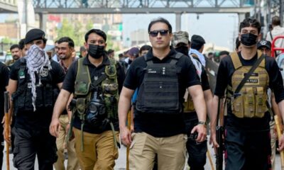 Le Pakistan verrouille le fief d'Imran Khan et arrête des centaines de partisans