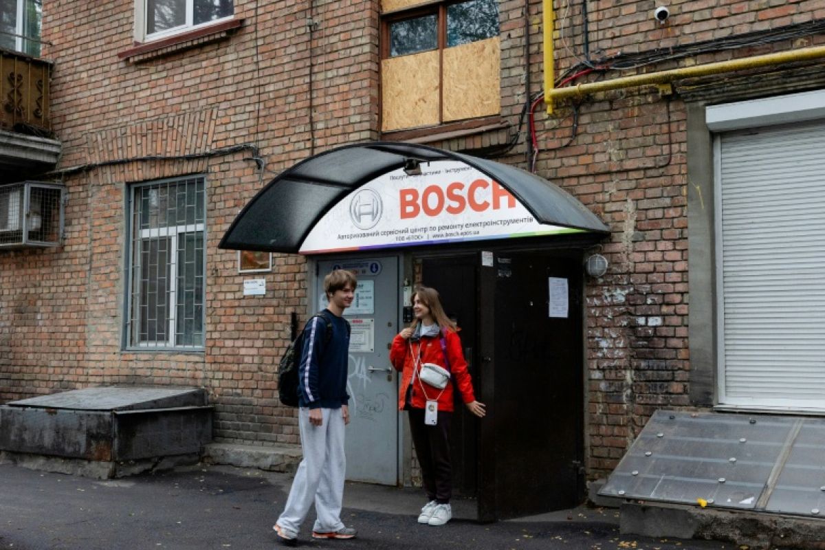 À Kiev, une mère tient le quotidien à bout de bras malgré les drones et les coupures