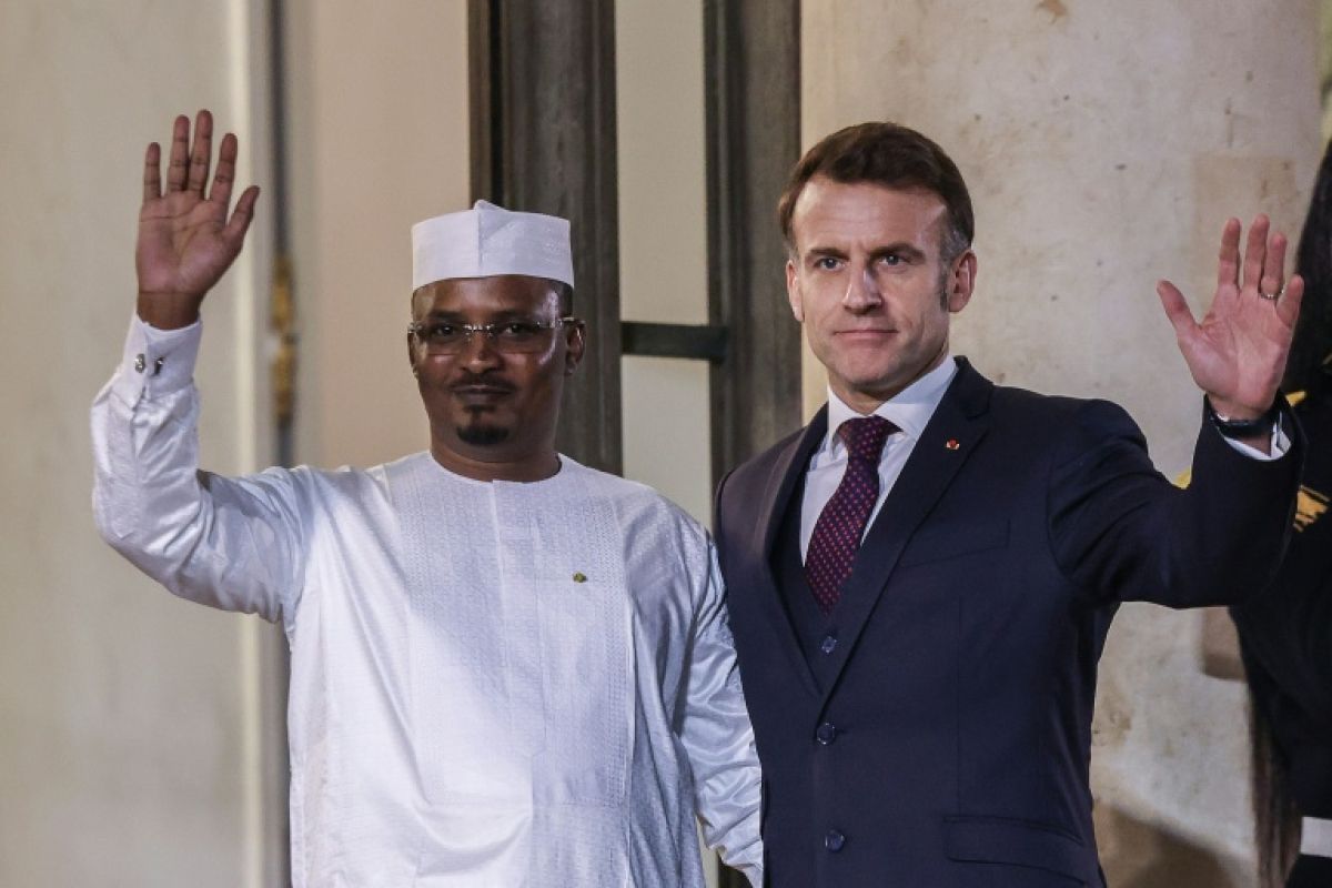 La France et le Tchad recousent leurs liens, mais sans les soldats