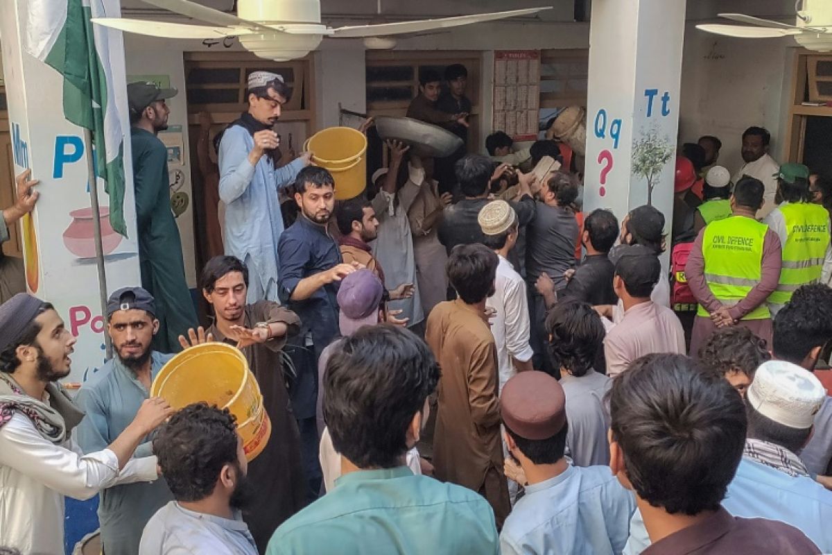 Un toit s'écroule sur une classe au Pakistan, vingt-huit morts