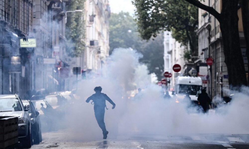 Blocages de lycées dans toute la France, Lecornu réunit sa cellule de crise
