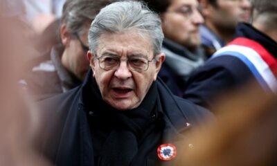 Mélenchon prévient Macron que céder maintenant évite une sortie plus hasardeuse