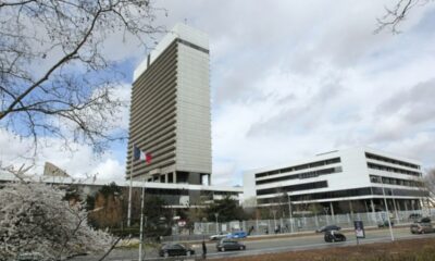 Titres de séjour bloqués dans les Hauts-de-Seine, la préfecture accusée de fabriquer des sans-papiers