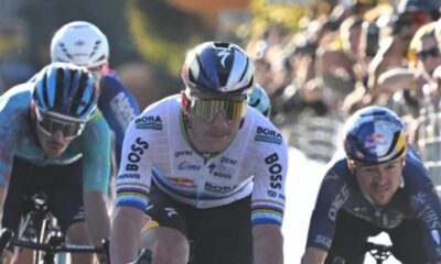 À 20 ans, Paul Seixas domine Evenepoel et s'offre son premier Monument