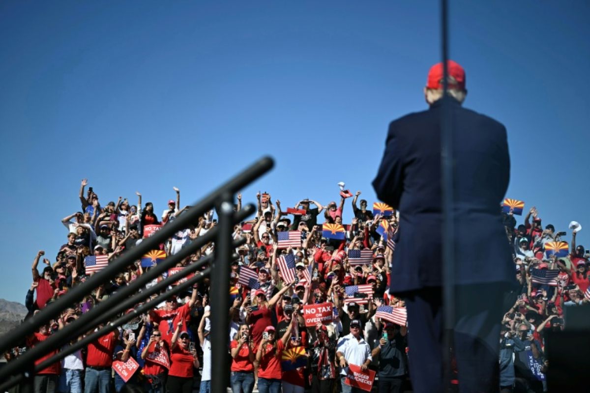 Donald Trump sillonne l'Amérique, et ses meetings ont des airs de tournée d'adieu