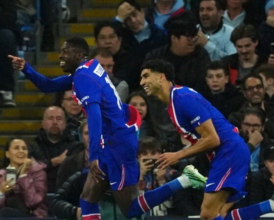 Trois buts d'avance à Manchester, le PSG tient bon et Dembélé s'amuse