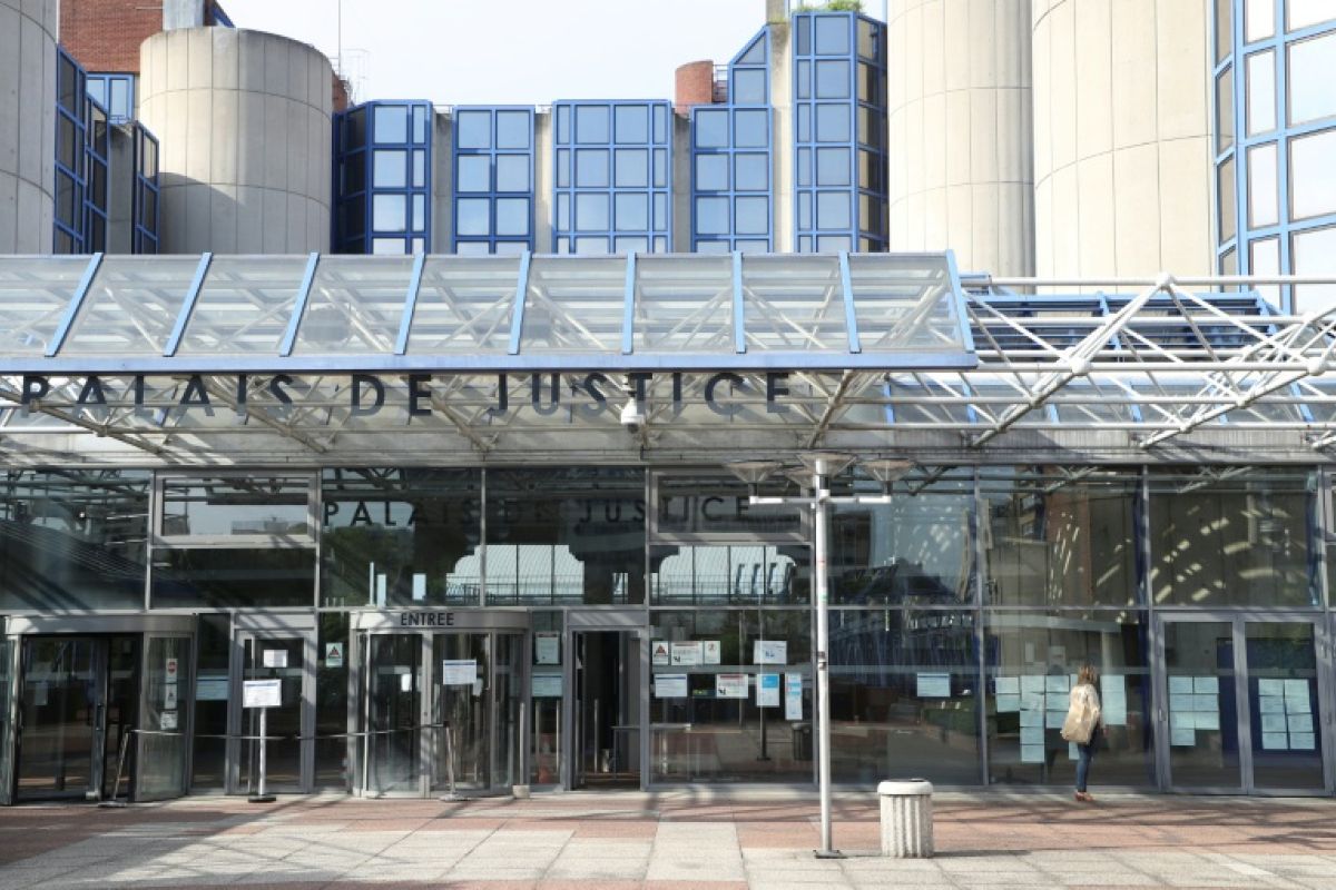 Deux policiers accusés de viols à Bobigny ressortent libres sous bracelet électronique