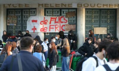 Quatre cents lycées fermés, le gouvernement tente de reprendre la main