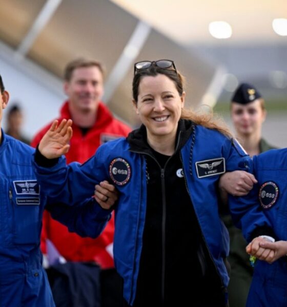 Sophie Adenot retrouve la Terre, en larmes et avec un record européen