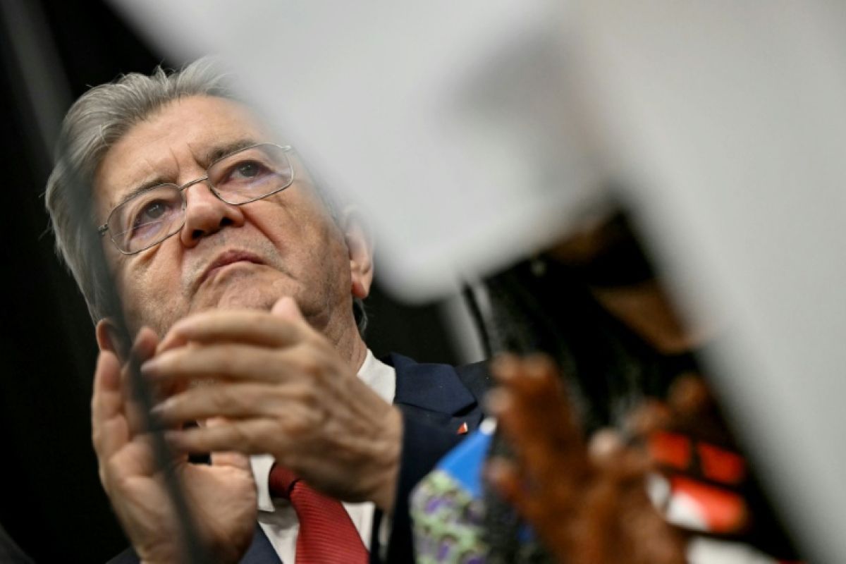 Mélenchon ne veut aucun pardon après l'attentat des Yvelines