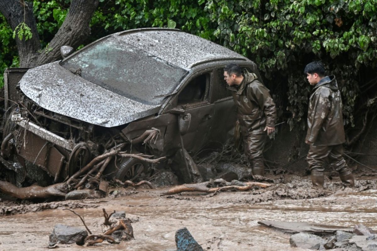 Santiago ensevelie sous la boue, un quartier cossu déclaré zone de catastrophe