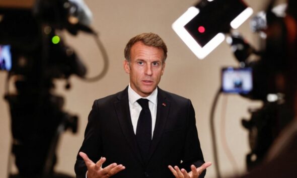 Macron défend sa tournée dans le Golfe et promet des comptes sur les violences
