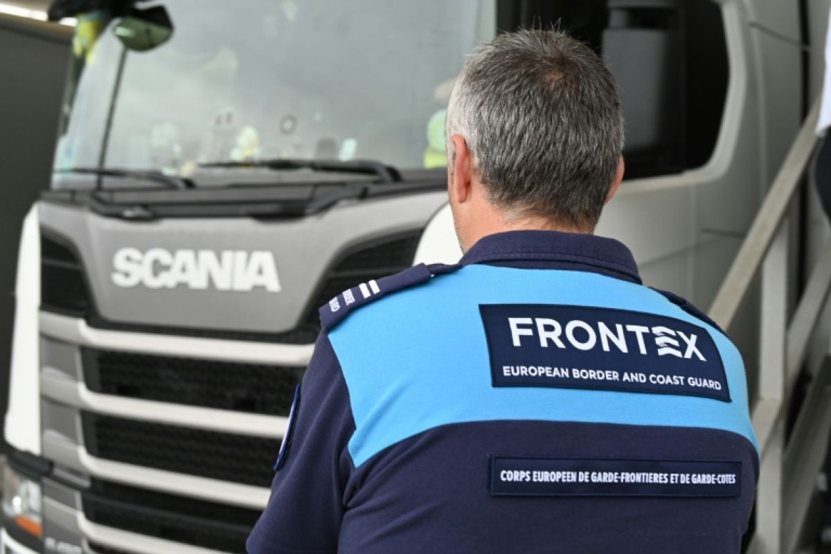 Frontex change d'échelle et prend les commandes des expulsions