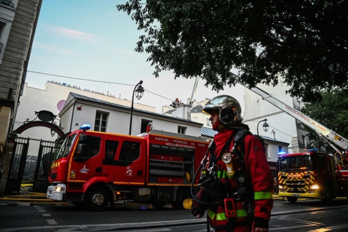 Le plus vieux marché couvert de Paris ravagé par les flammes