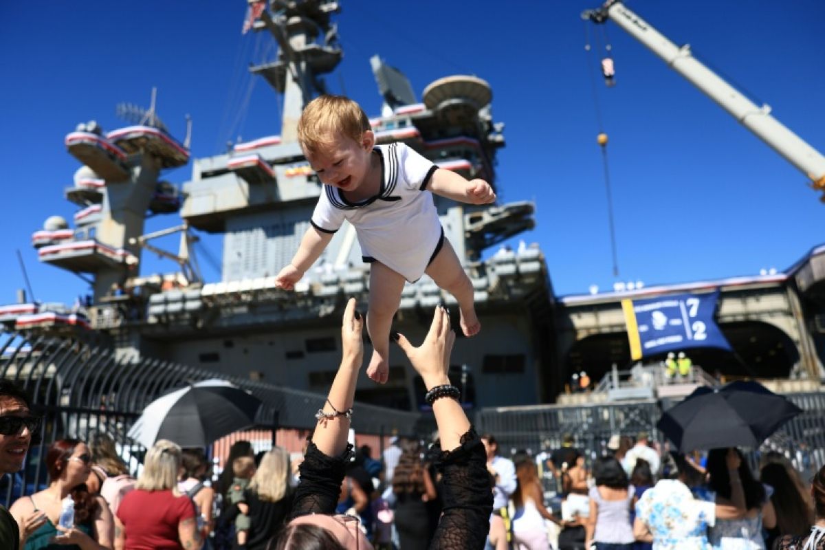 L'USS Abraham Lincoln rentre enfin, et sur les quais de San Diego les larmes ont coulé