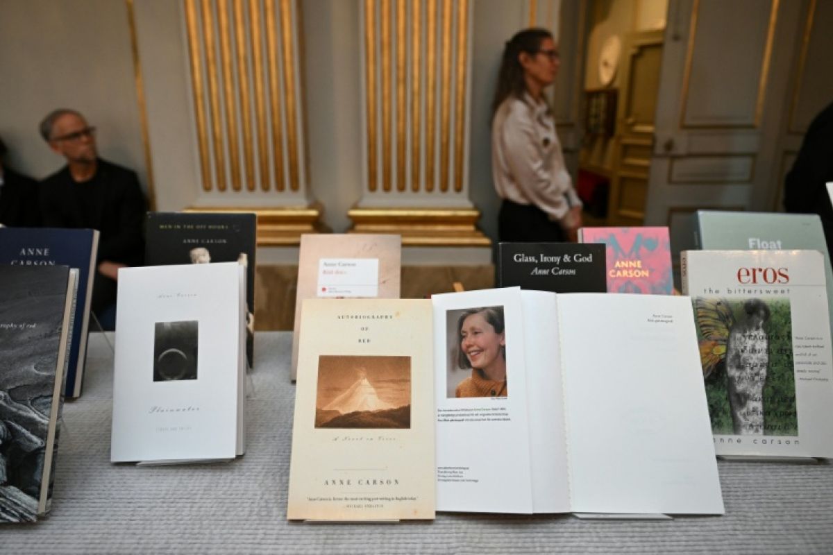 Anne Carson, une poétesse canadienne au sommet du Nobel de littérature