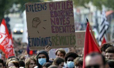Le bac, pas les matraques, la jeunesse descend dans la rue