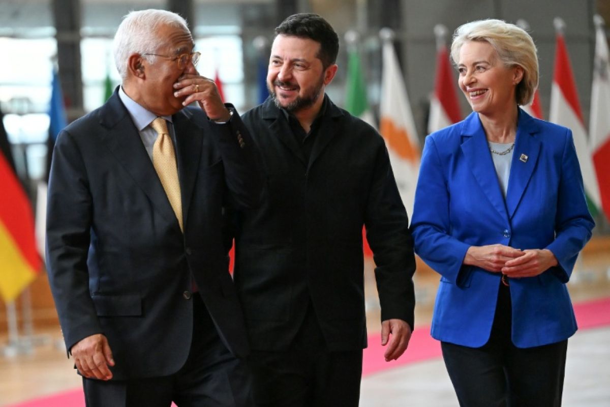 Face aux coups de Trump, l'Europe promet à Zelensky de ne pas le lâcher