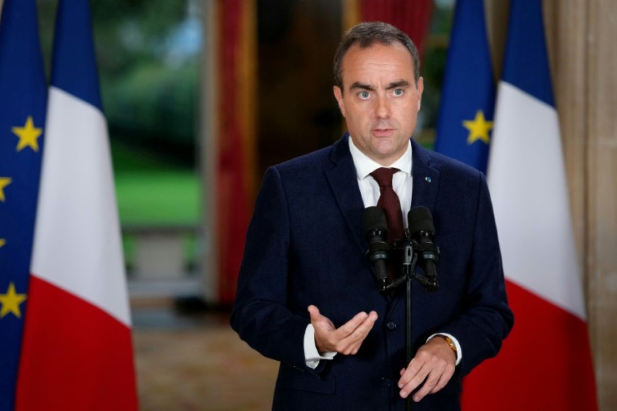 Lecornu apaise les lycéens et annonce une baisse du carburant