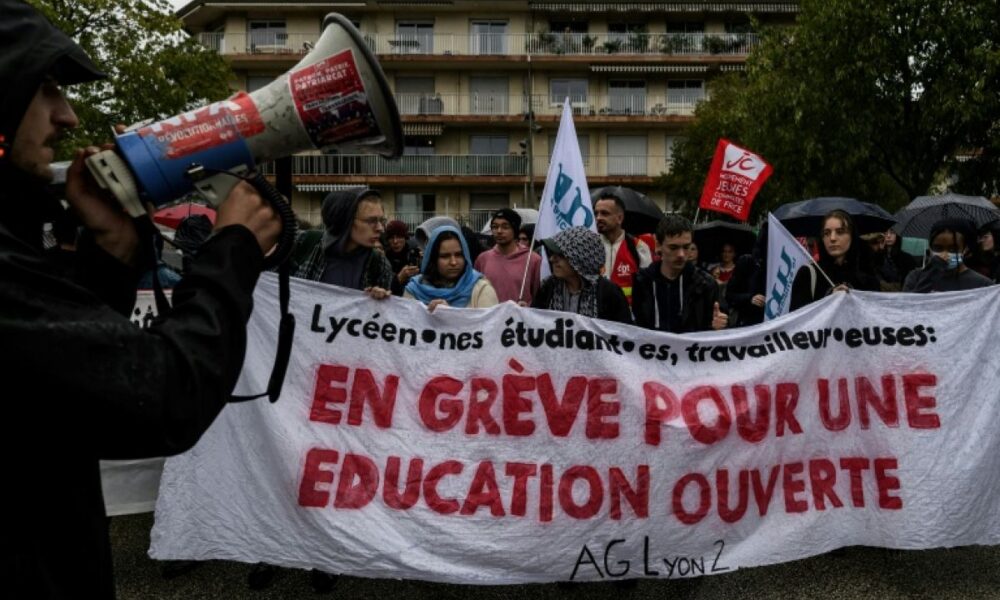 Les lycées rouvrent, mais la colère ne retombe pas