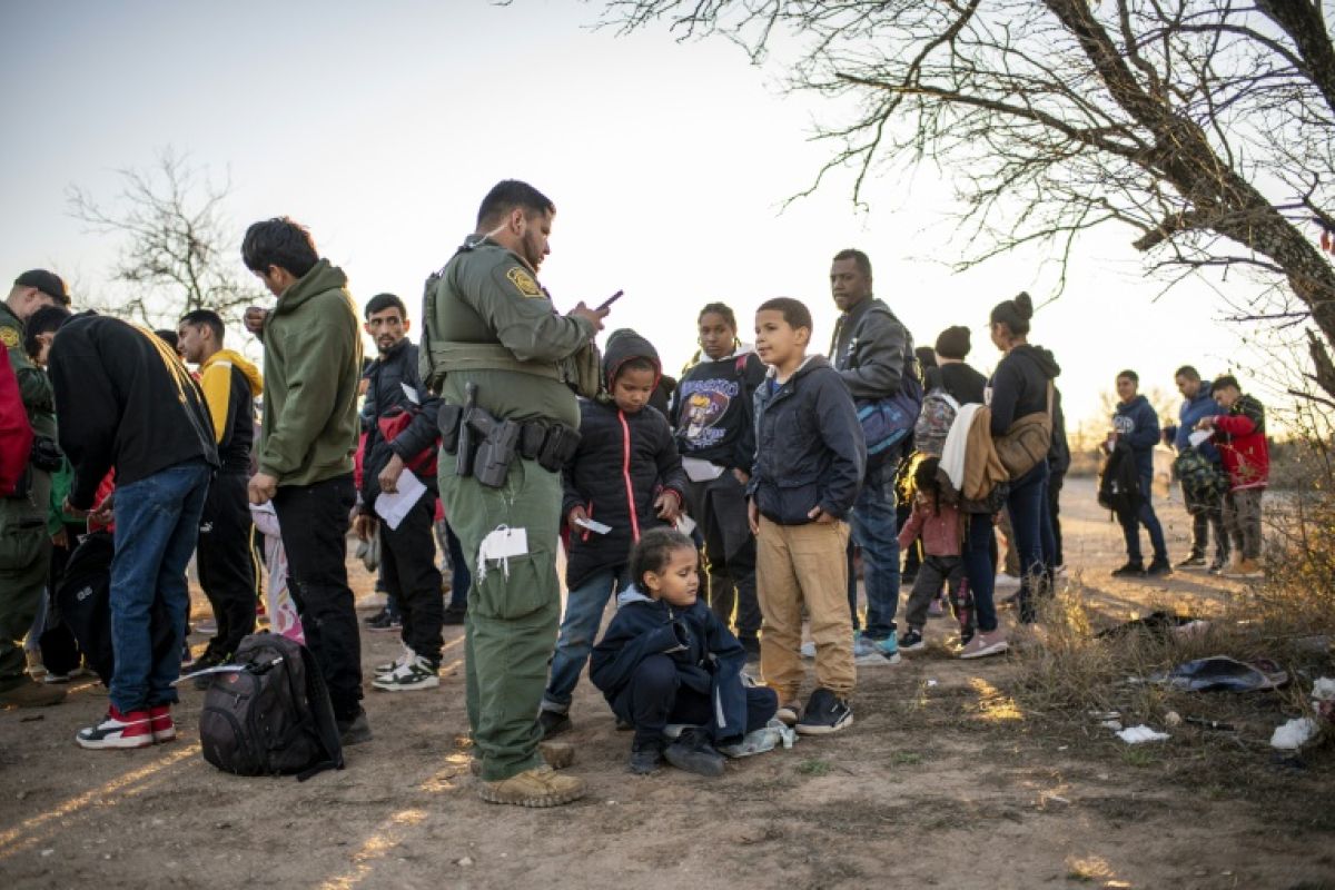 Aux Etats-Unis, des bébés se retrouvent seuls au tribunal et personne ne les défend