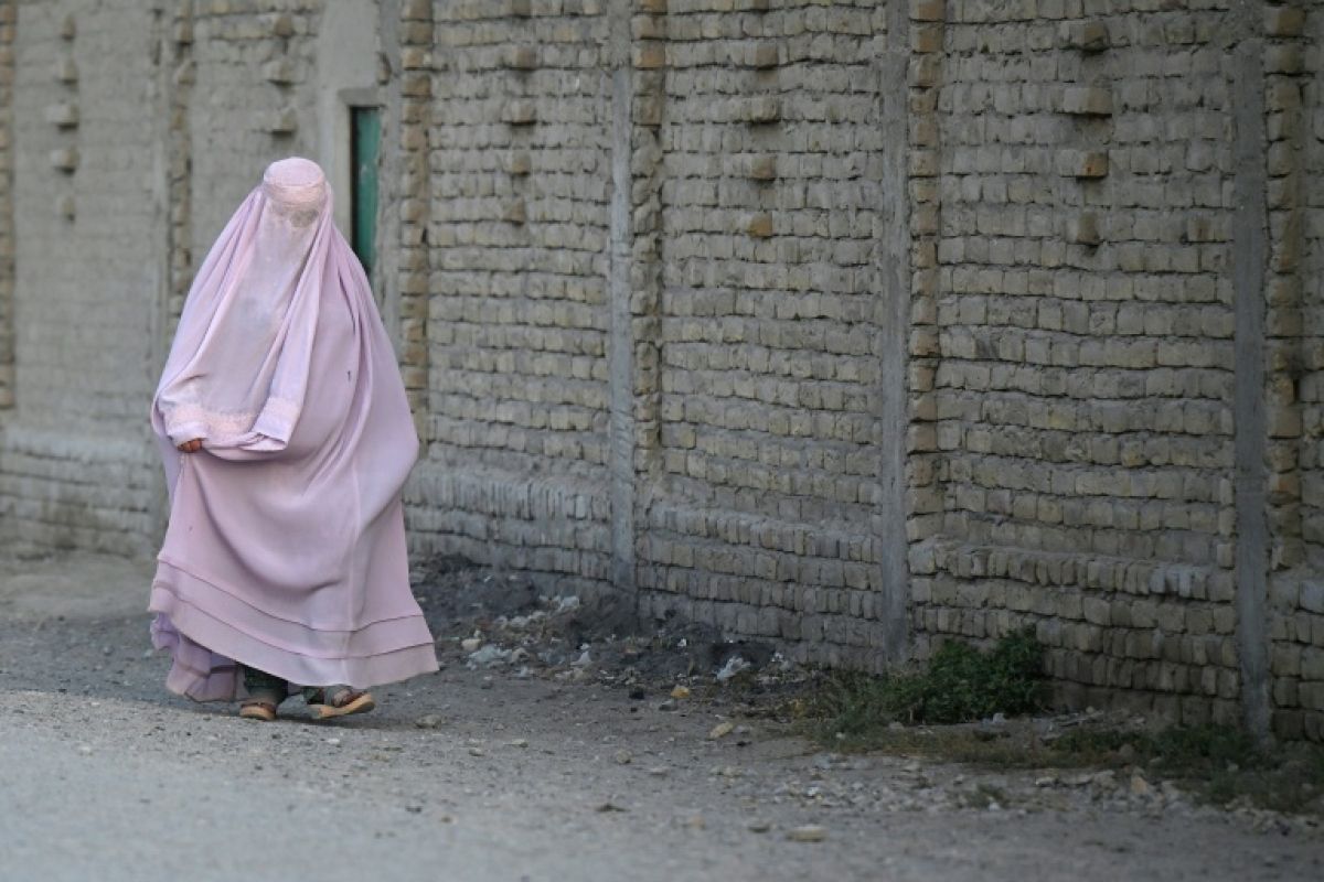 Deux ministres talibans rattrapés par la Cour pénale internationale pour avoir privé les Afghanes d'école