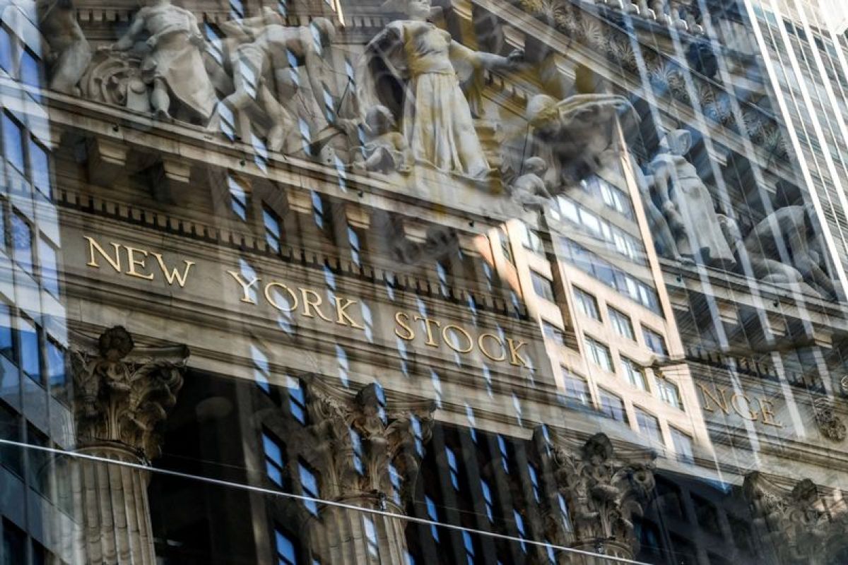 Wall Street joue les funambules, la dette de l'IA refroidit les ardeurs
