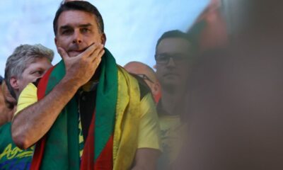 Flavio Bolsonaro met les voiles vers les États-Unis sans reconnaître sa défaite
