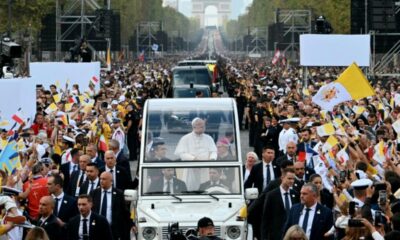 Un pape star à Paris, 600 000 fidèles attendus sur les Champs-Élysées