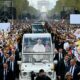 Un pape star à Paris, 600 000 fidèles attendus sur les Champs-Élysées