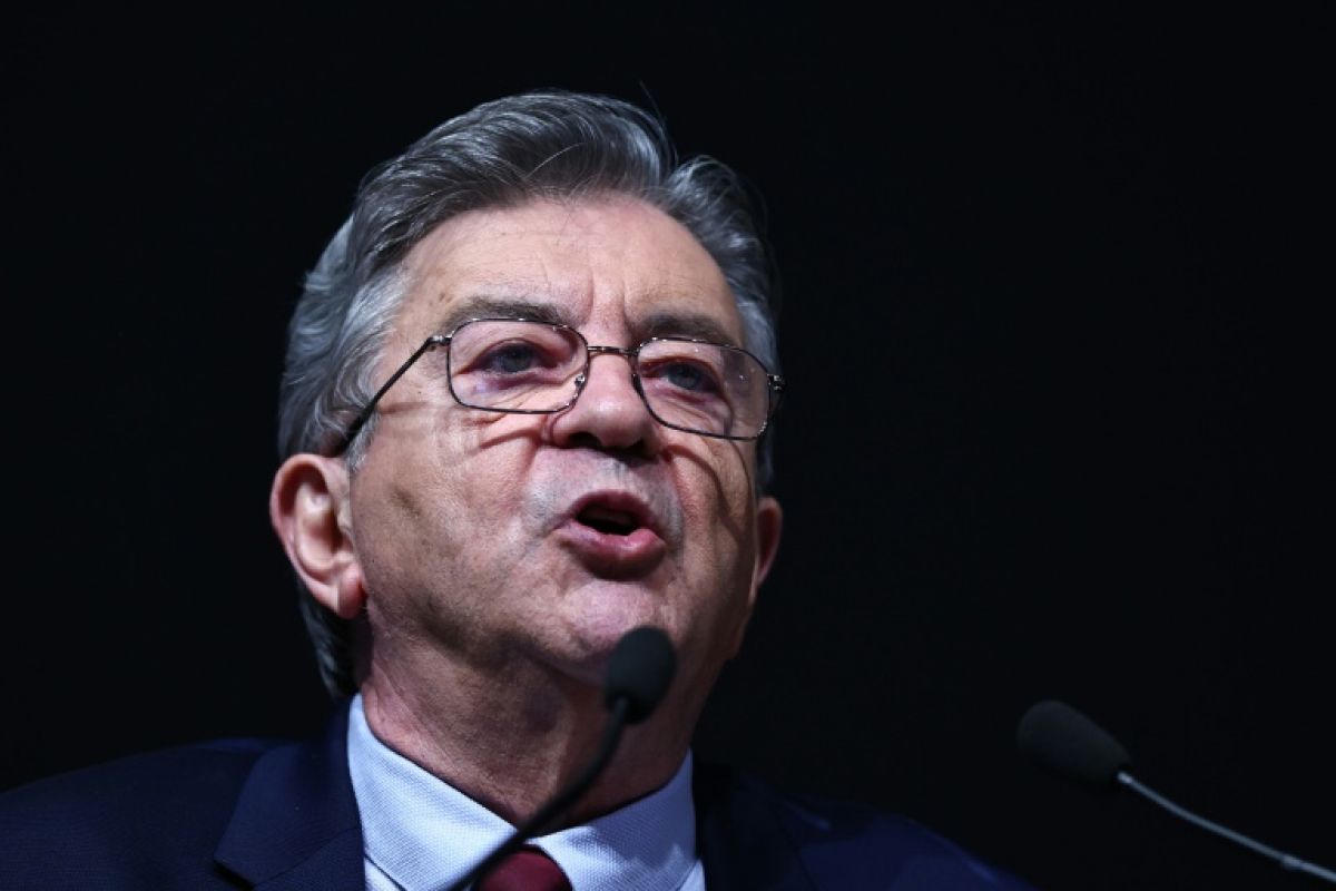 Mélenchon défie Édouard Philippe en plantant son meeting au Havre