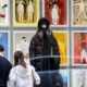 Moncler tient bon malgré un repli en Europe